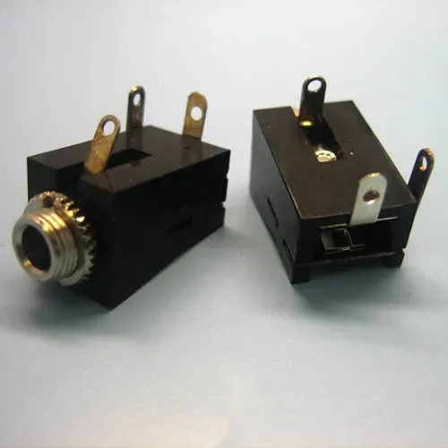 T.E.G. 3.5mm mono chassisdeel jack met schakelaar per stuk