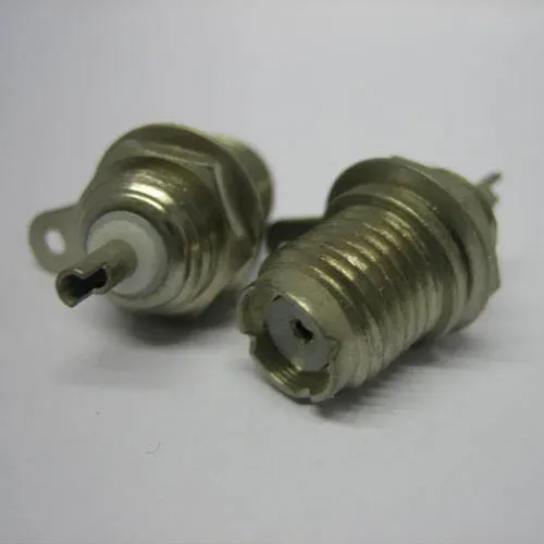 T.E.G. UHF MINI chassisdeel female voor inbouw