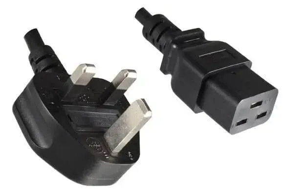 Microconnect UK type G naar C19 stroomkabel 1,8m