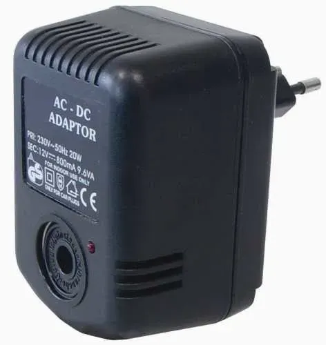 T.E.G. 800mA DC-adapter naar aanstekerplug female