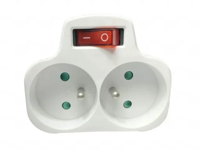 Microconnect EU naar 2x Type E splitter wit met schakelaar