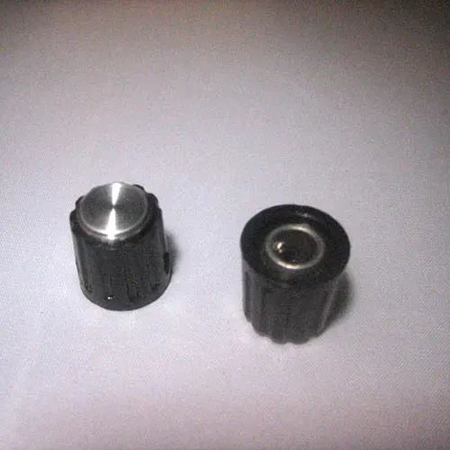 T.E.G. Schroefknop 16x14,7mm as 6mm zwart