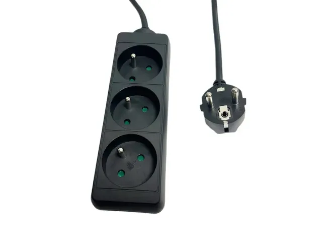 Microconnect 3-weg stekkerdoos type E 1,5m zwart