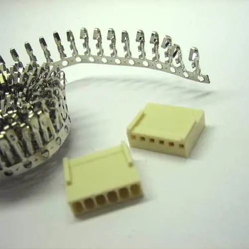 T.E.G. Nylon Crimp Female 6-pol stekker 25 stuks 2,54mm
