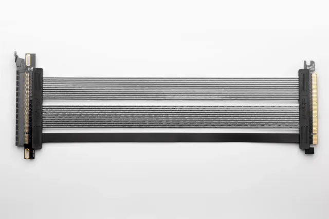 CableMod Straight PCIe 4.0 riserkabel zwart 30cm verticaal