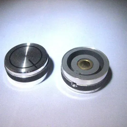 T.E.G. 12x28 streep aluminium knop met schroef
