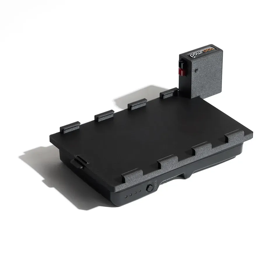 IQwire Powrbloc Vagabond V-Mount adapter met P-Tap