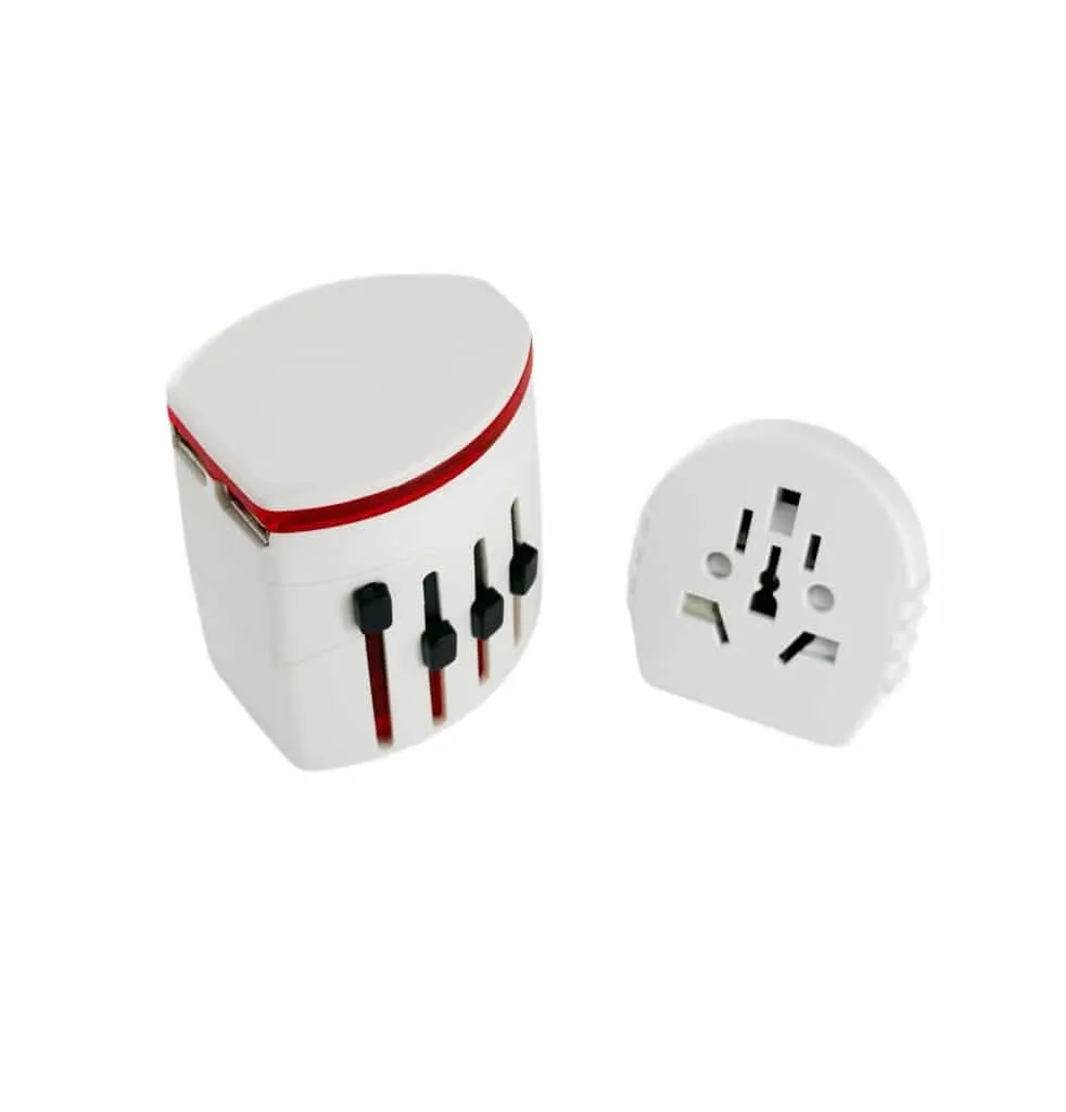MicroConnect wereldstekker dual USB 2- en 3-polig universeel